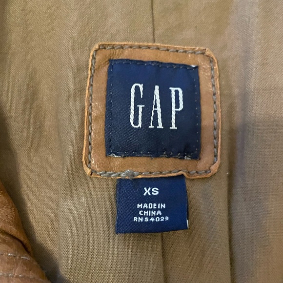 GAP vintage style leather jacket in cognac color - Picture 6 of 9